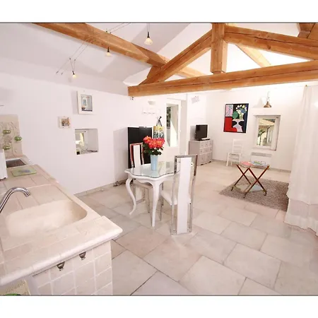 Apartman Mas Chansonnet Et D'hotes De Charme *